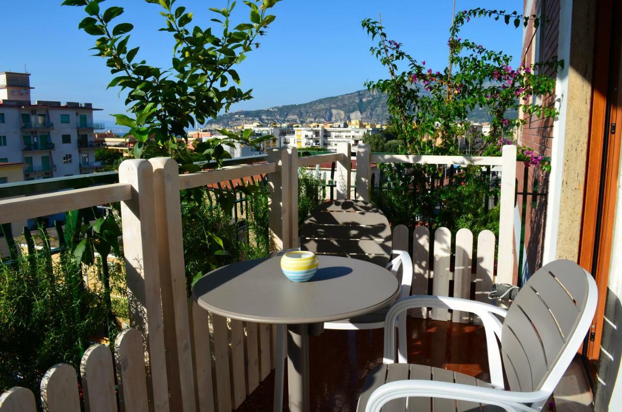 Luiselle Charming Accommodation Sorrento City Center ภายนอก รูปภาพ