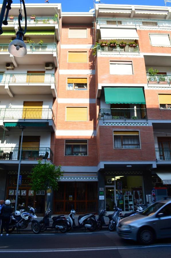Luiselle Charming Accommodation Sorrento City Center ภายนอก รูปภาพ